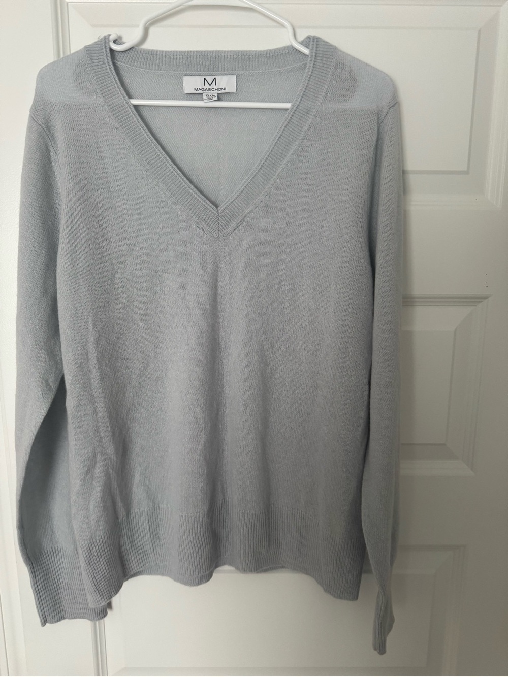 Magaschoni Light Gray V-Neck Cashmere-Blend Sweater - Picture 2 of 6